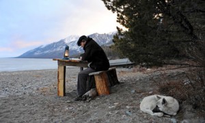 El viaje de Sylvain Tesson, lejos del mundo y cerca de la vida