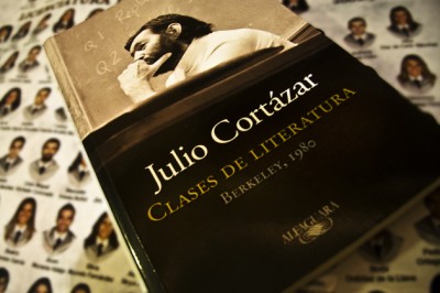 Julio Cortázar nos da clases de literatura