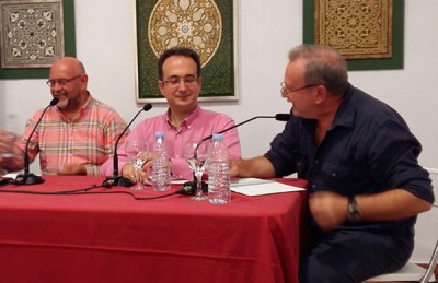 "La poesía es comunicación". Diálogo entre Juan Cruz Ruiz, Antón Castro y José Portales en Cosmopoética