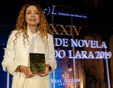 Ángela Becerra