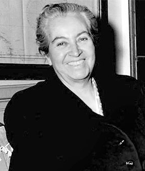 Por qué tienes que leer a Gabriela Mistral