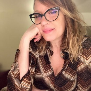 Entrevista breve a la escritora Valentina Vidal