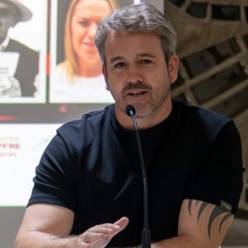 Entrevista a distancia al escritor Miguel Aguerralde
