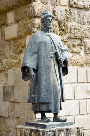 Ibn Hazm, estatua de Córdoba